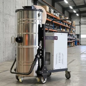 3 kW Three-Phase Industrial Wet and Dry Vacuum Cleaner with Filter Cleaning Rod