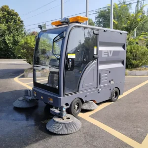 Battery-Operated Road Sweeper with Double Brushes and Vacuuming