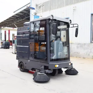 Battery-Powered Ride-On Mist Cannon Floor Sweeper for Bulk Material Handling and Dust Control