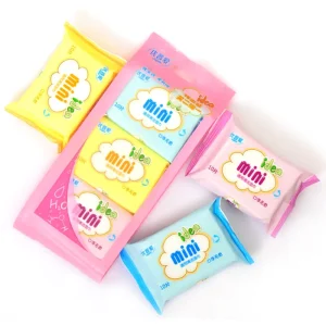 Bulk Customized Logo Super Mini Baby Wet Tissue Wipes Non Woven Safe Disposable Simple Pocket Cute Cleansing