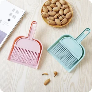 DS1631 Mini Desktop Dustpan and Brush Set
