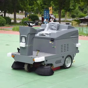 Electric Ride-On Self-Propelled Floor Sweeper with Brush Motor and Side Brush for Streets and Roads