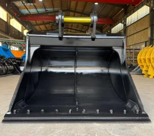 Excavator Ditching Bucket 1500mm Wide Mud Cleaning Bucket with Double Cutting Edge for Earthmoving and Road Construction