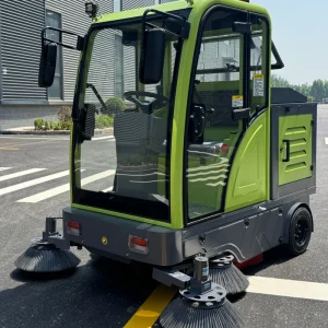 Floor Sweeper Cleaning Equipment Road Street Sweeper High Efficiency 3 Wheel Electric Street Sweeper Truck