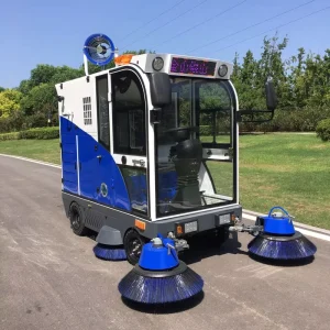 Industrial Ride on Road Sweeper Machine Electric Street Sweeper Vacuum Cleaning Vehicle for Parks Factories Warehouses
