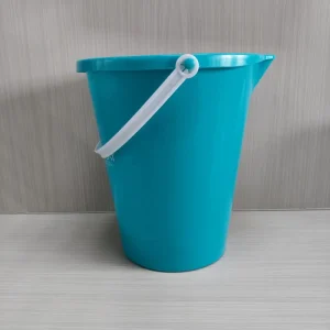 Injection Molded Plastic Beach Bucket with Large Capacity Reusable Plastic Water Bucket Available in Custom Colors