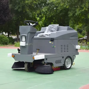 Manufacturer Electric Ride-On Vacuum Road Cleaner and Street Sweeper Truck