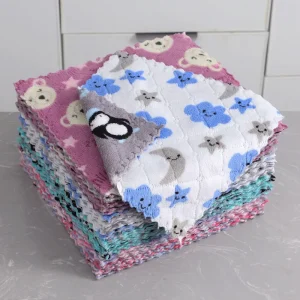 Premium Microfiber Dish Towel Square Dry Cloths for Efficient Kitchen Cleaning and Car Detailing in Office