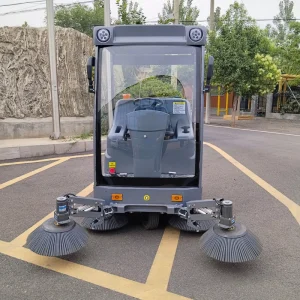 Ride-on Industrial Floor Sweeper Washing Machine with Canopy for Outdoor Roads