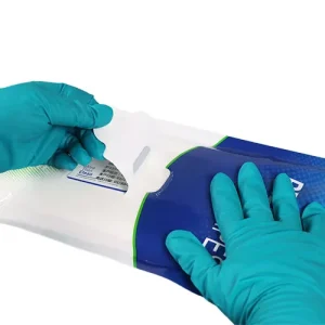 Sterile Pre-Wetted Cleanroom Wipes 90% IPA 10% DI Water 100% Polyester Laser-Sealed ISO 3 Wipers 20x20cm for Pharma Lab