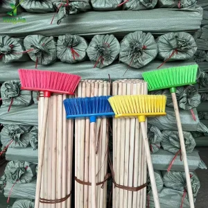Yingjia High Quality Brooms Floor and Cleaning Sweeping Brush Cleaning Plastic Broom Sticks Wood 120cm